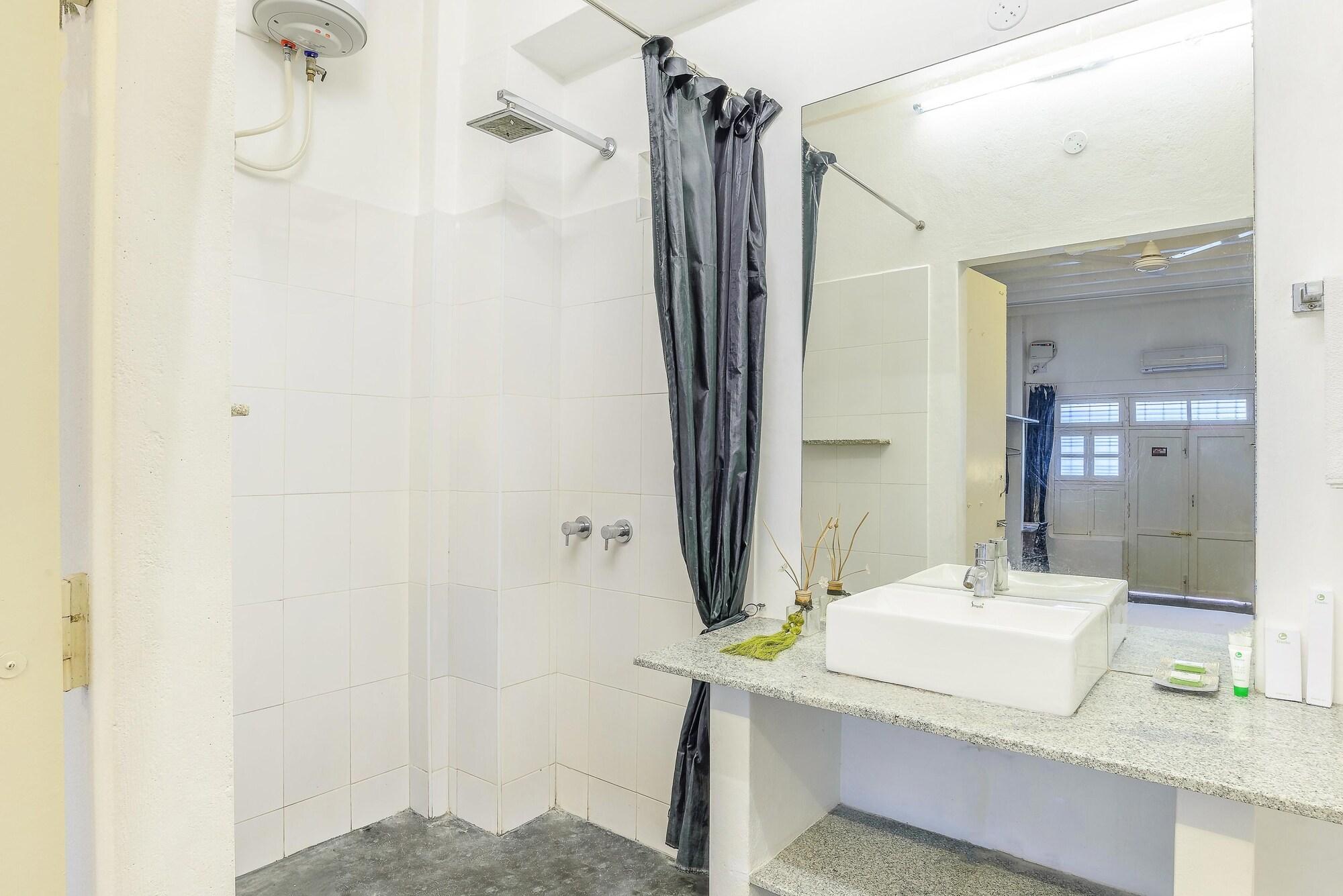 Itsy Hotels Red Lotus Heritage, Promenade Beach Puducherry Zewnętrze zdjęcie